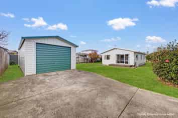 27A Tiverton Crescent, Whalers Gate