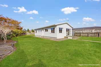 27A Tiverton Crescent, Whalers Gate