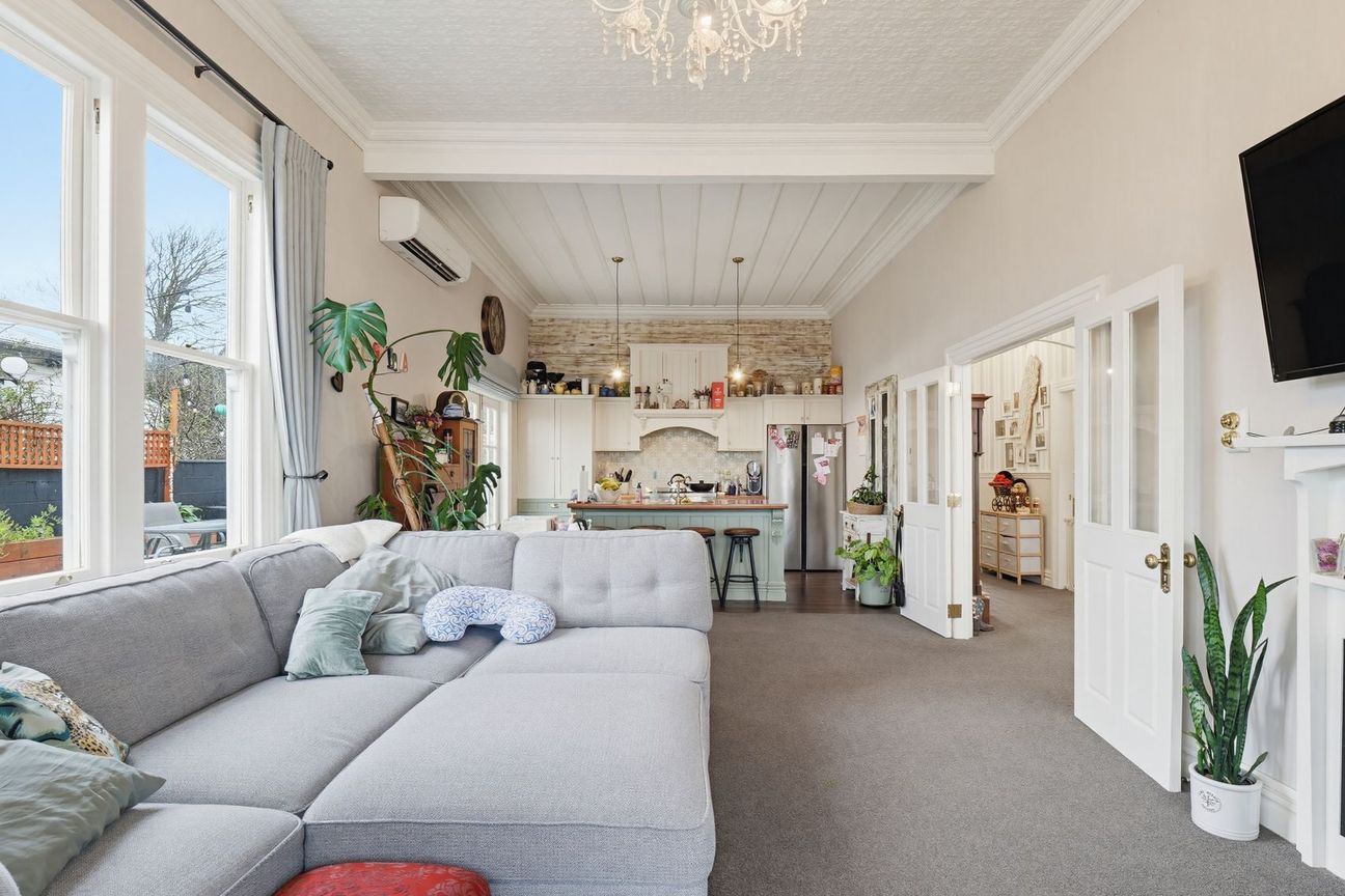 Character Villa Living on Station Road - Widok 5