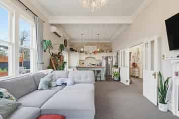 25 Station Road, Marton