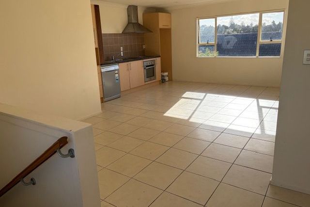 Easy living at great location - Vista 3