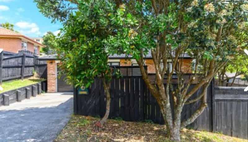 8 Dovey Place, Massey