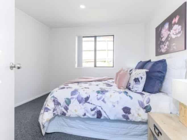 8 Dovey Place, Massey