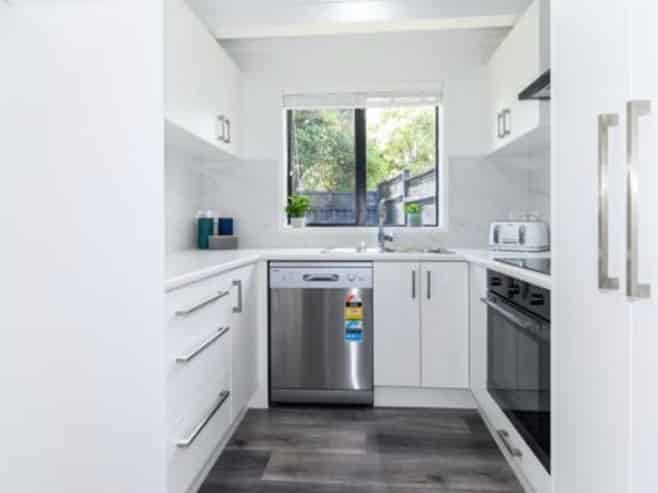 8 Dovey Place, Massey