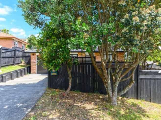 8 Dovey Place, Massey
