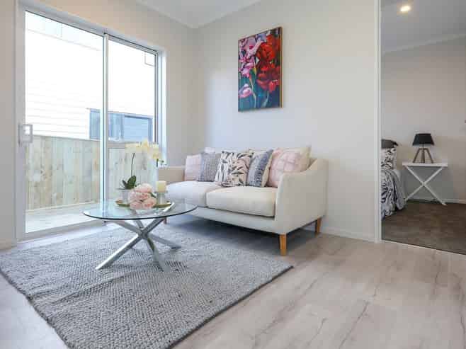 8 Whakahoki Road, Flat Bush