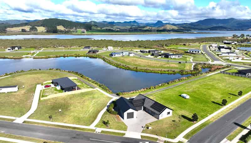  100 Kopani Road, Matarangi