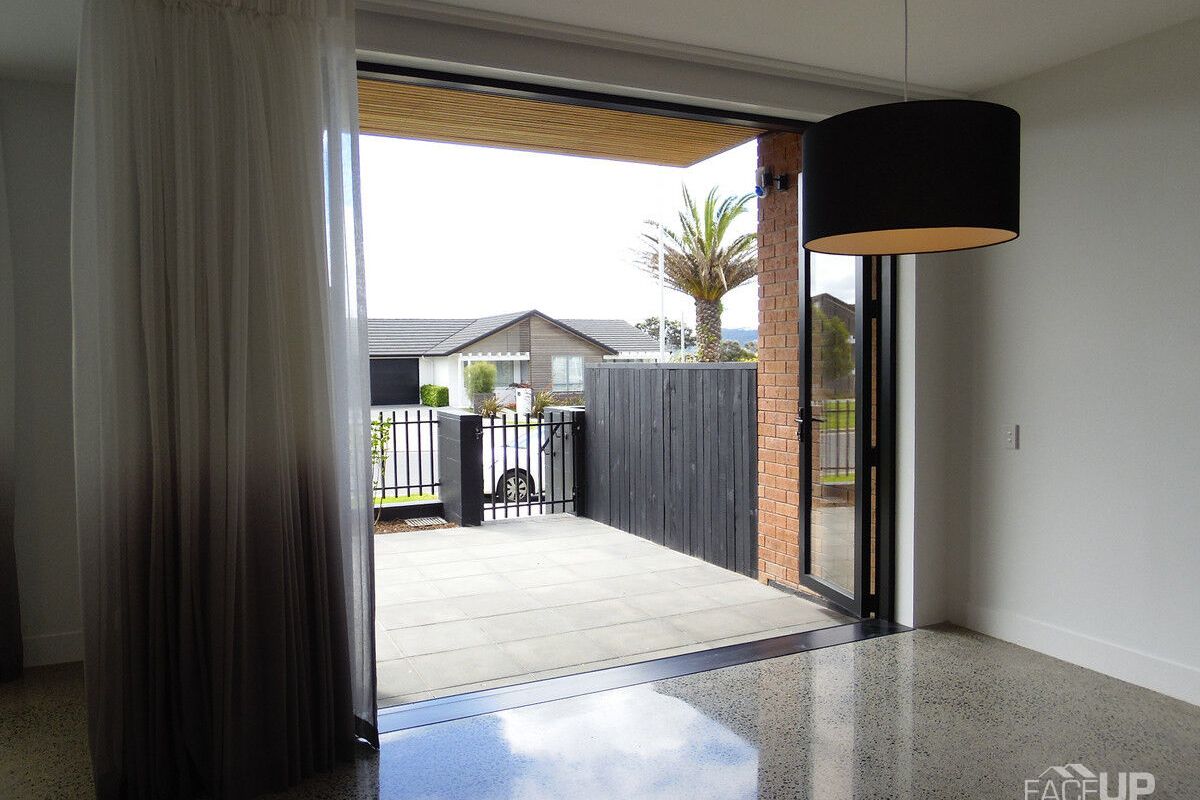 Hobsonville, 4 bedrooms, $850 - Widok 5