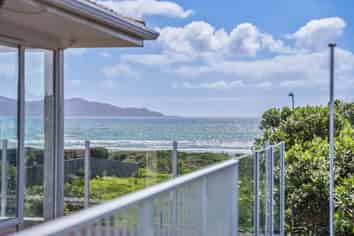 8 Ara Kuaka, Waikanae Beach
