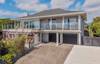 8 Ara Kuaka, Waikanae Beach