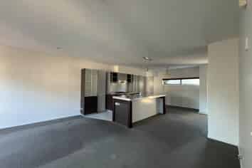 1/21 Hunters Park Drive, Three Kings
