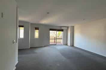 1/21 Hunters Park Drive, Three Kings