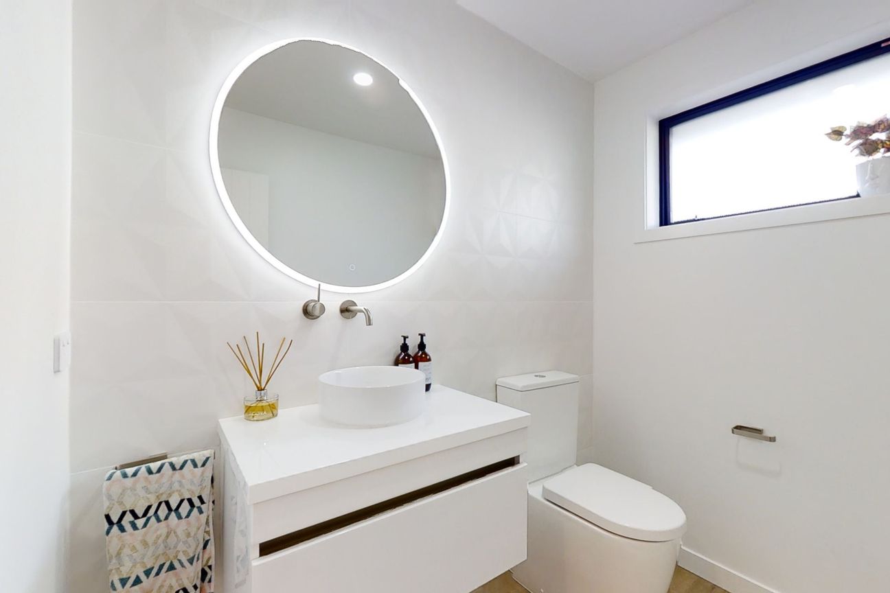 Contemporary Luxury Meets Family Functionality - Meer