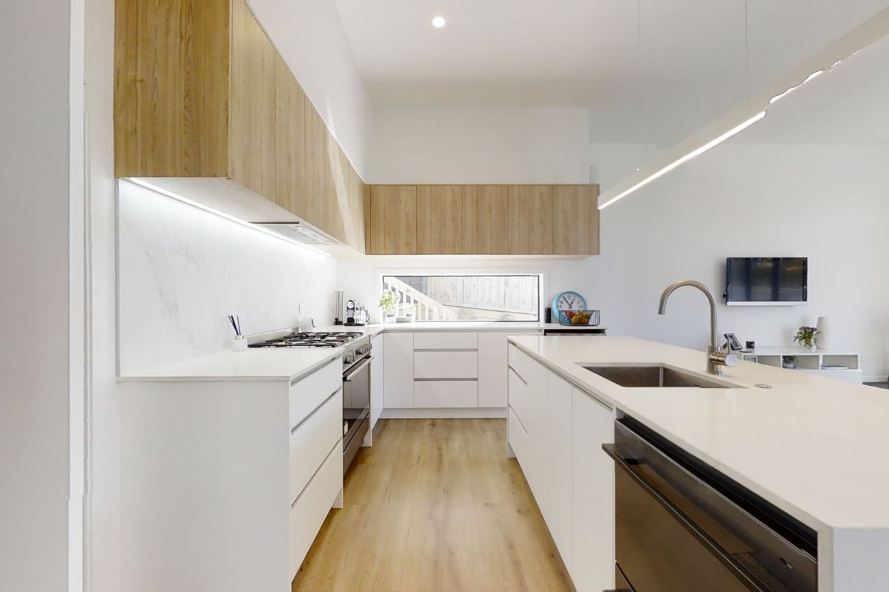 Contemporary Luxury Meets Family Functionality - Aanzicht 2