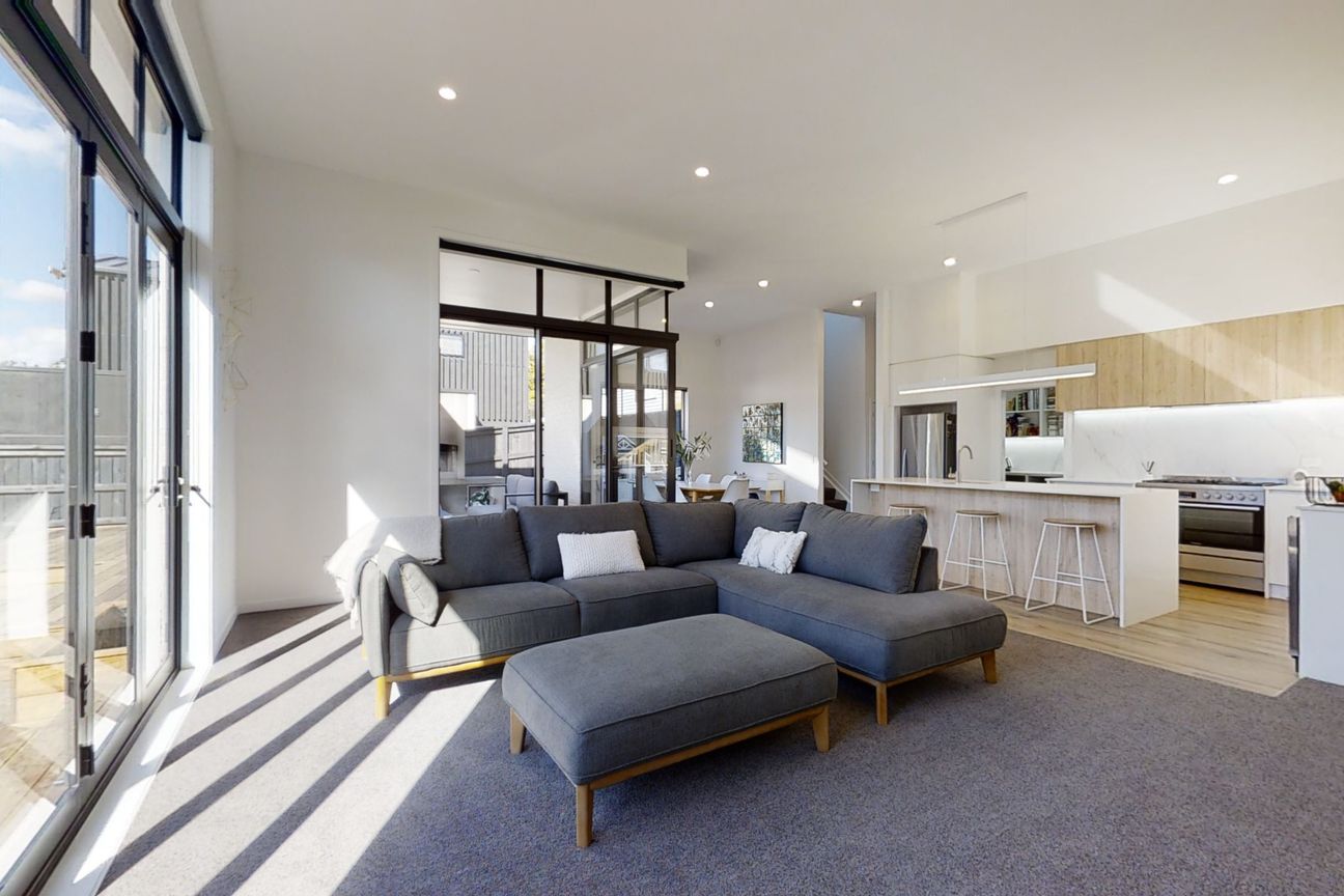 Contemporary Luxury Meets Family Functionality - Aanzicht 6