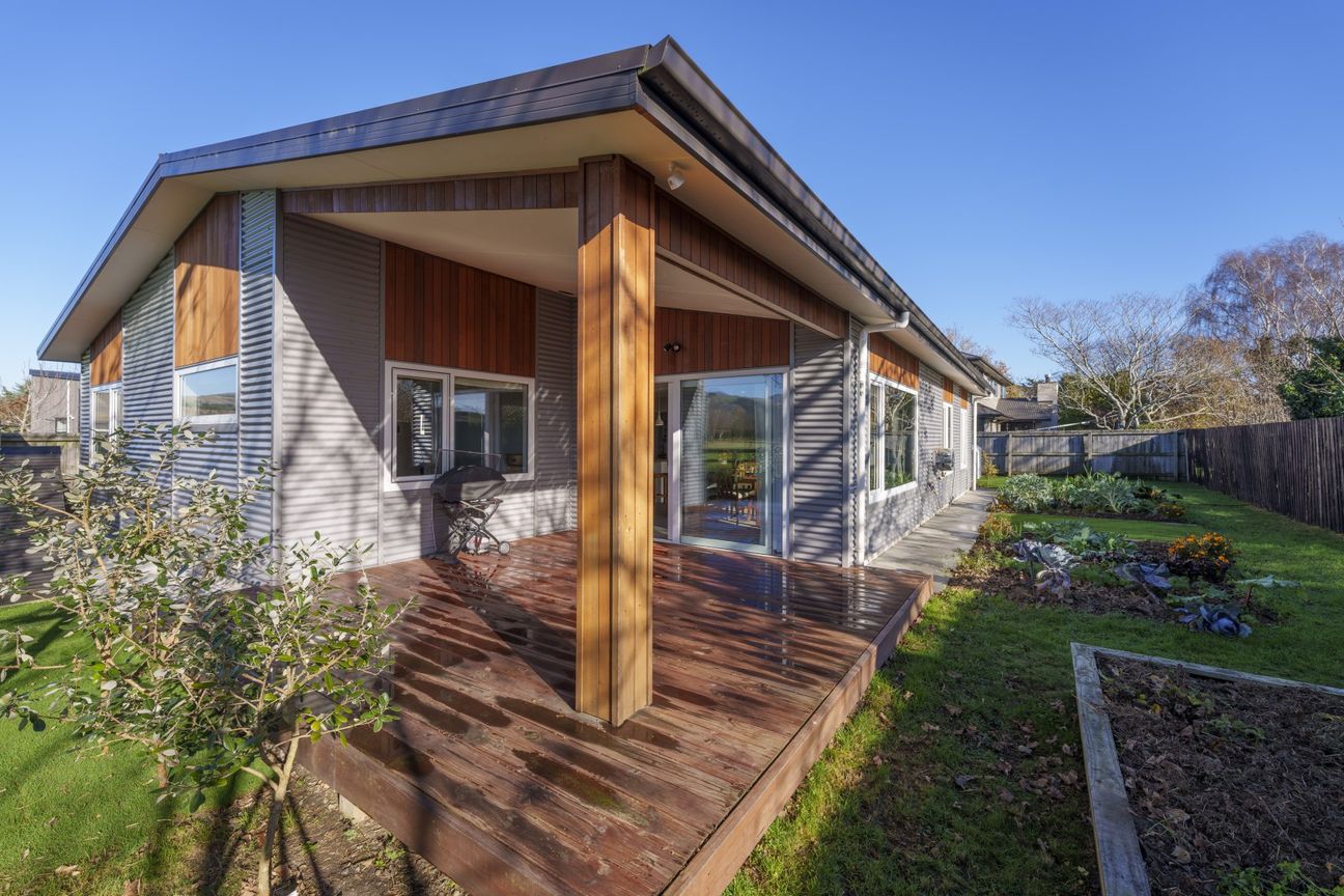 Motivated Vendors  Modern Home with  Rural Outlook - Widok 6