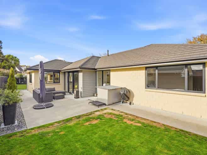 35 Pharazyn Street, Feilding