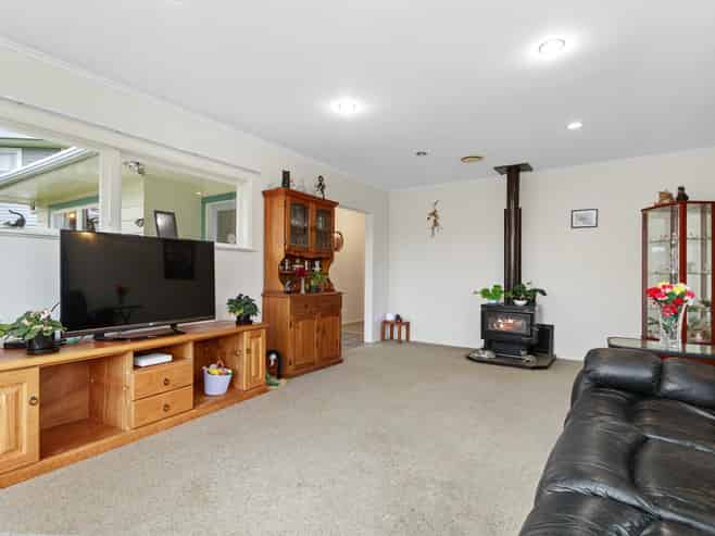 74 Raroa Terrace, Tawa