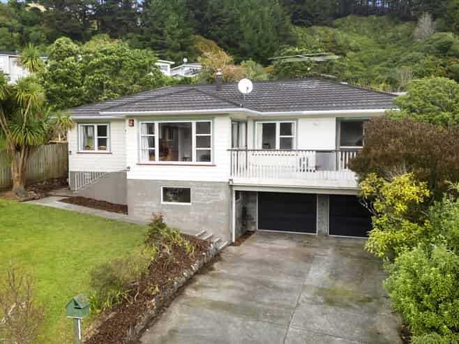 74 Raroa Terrace, Tawa