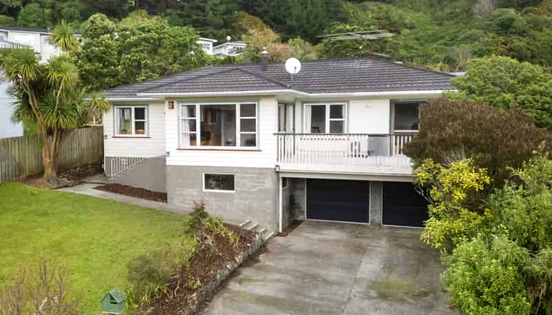 74 Raroa Terrace, Tawa