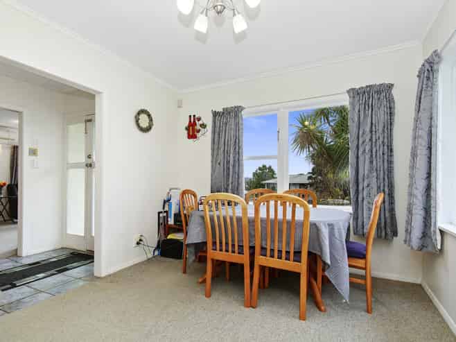 74 Raroa Terrace, Tawa