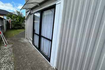 1/4 Richan Street, Glenview
