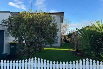 1/4 Richan Street, Glenview