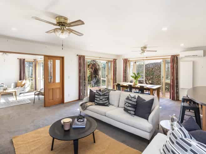 6 Barnes Road, Redwood