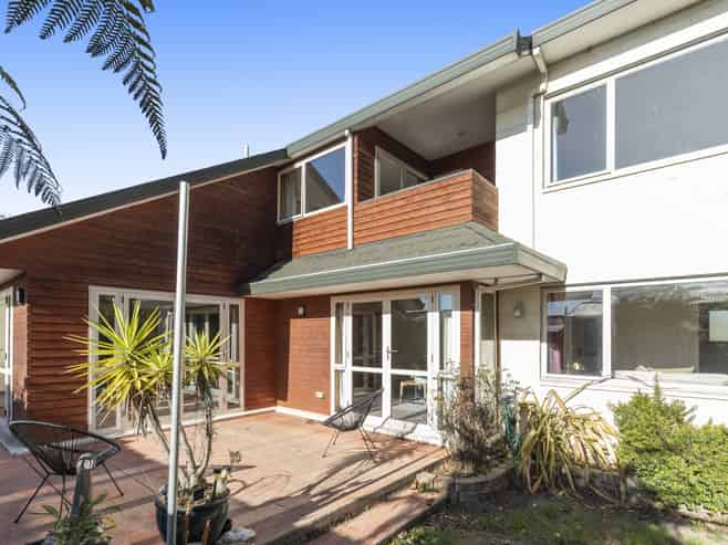6 Barnes Road, Redwood