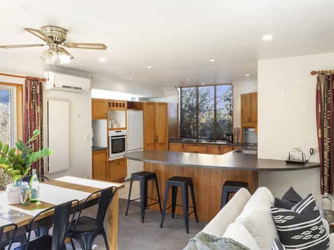 6 Barnes Road, Redwood