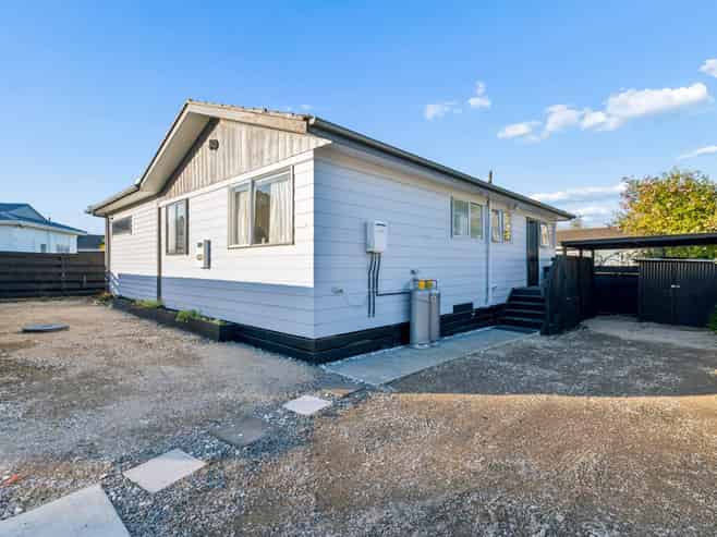 10 Lipton Grove, Papakura