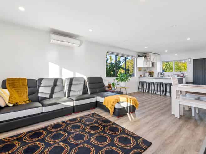 10 Lipton Grove, Papakura