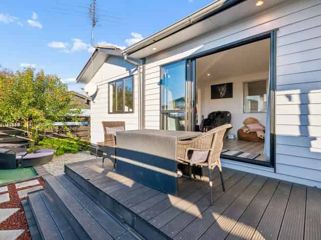 10 Lipton Grove, Papakura