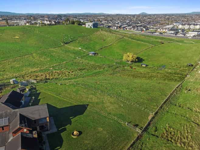 291 + 297 Horsham Downs Road, Rototuna North