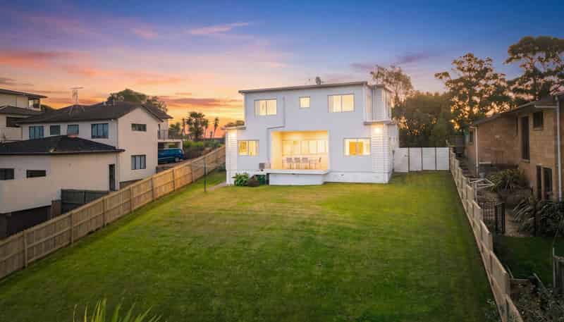 1187 Whangaparaoa Road, Gulf Harbour