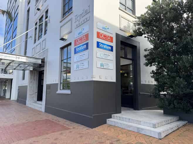 Rare full floor CBD opportunity + 10 parks