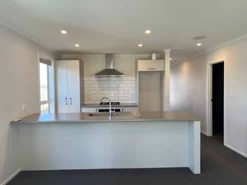 92 Pragma Rise, Rototuna North