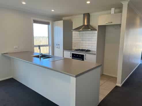 92 Pragma Rise, Rototuna North