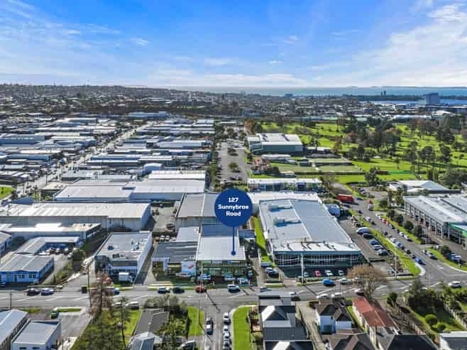 ROAD FRONT INDUSTRIAL - FULLY TENANTED INVESTMENT
