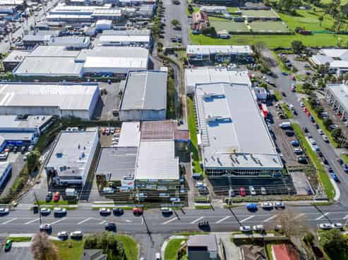 ROAD FRONT INDUSTRIAL - FULLY TENANTED INVESTMENT
