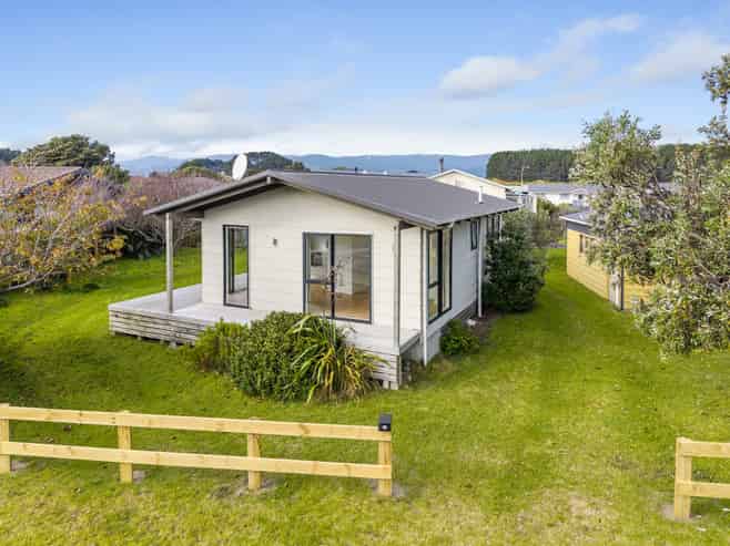42 Norfolk Crescent, Otaki Beach