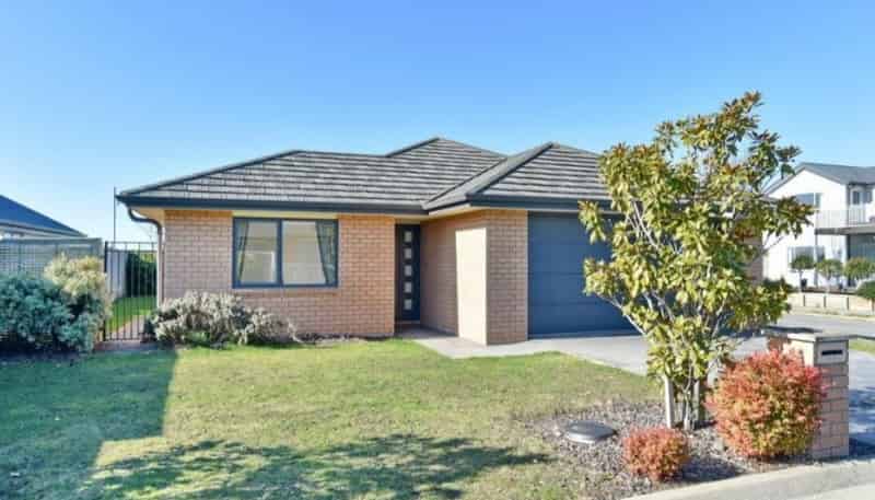 58 Mary Ellen Street, Pegasus
