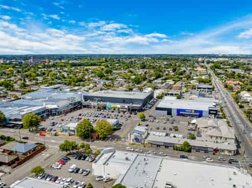 High profile retail space - Bush Inn Centre