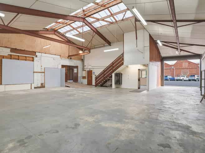 Occupy or Invest - Warehousing/Offices