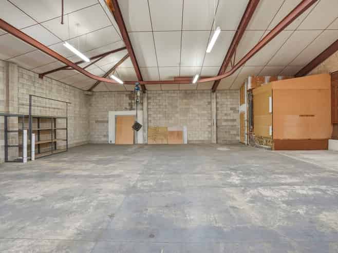 Occupy or Invest - Warehousing/Offices