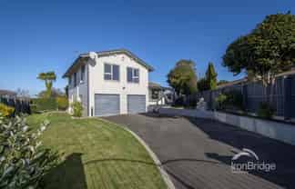 25 Delaware Crescent, Russley