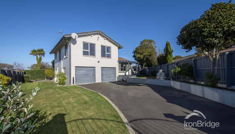 25 Delaware Crescent, Russley