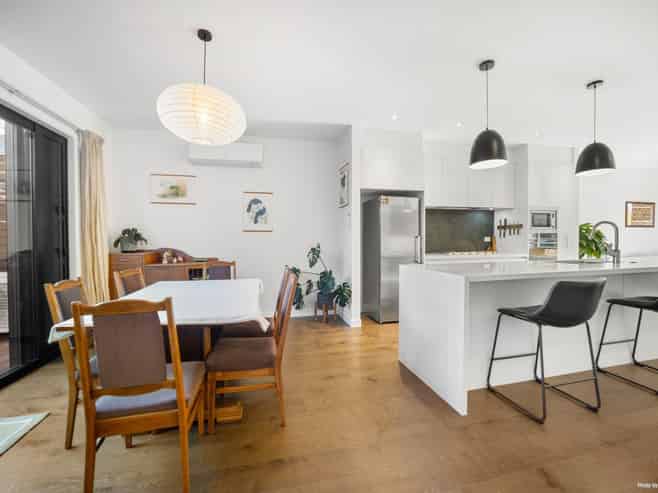 8 Jack Seabrook Road, Hobsonville