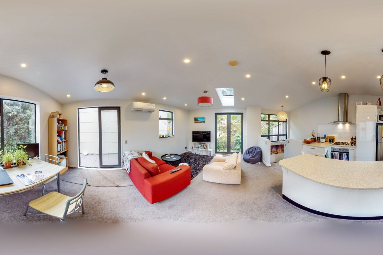 Stylish 3-Bedroom Townhouse in Sought-After Kelburn - Aanzicht 6