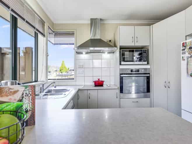 19 Nobleman Place, Hamilton East